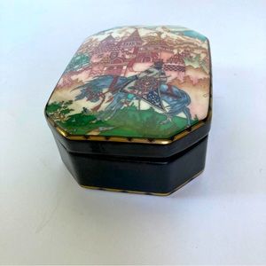 Villeroy & Boch Heinrich porcelain box RussianFairytales Maria Morevna
